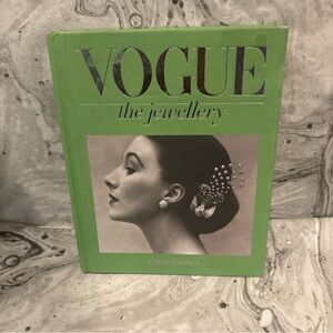 Vogue Green Jewelry Book
